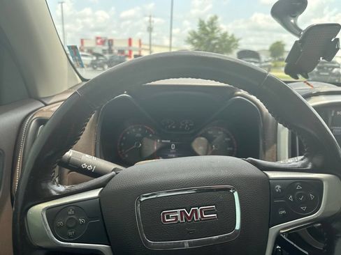 Used 2015 GMC Canyon SLT AWD/4WD image 16