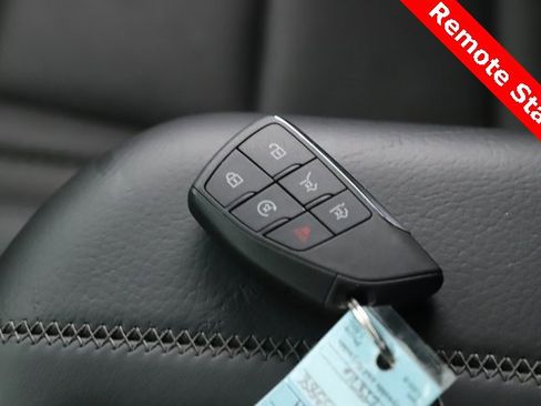 Used 2023 GMC Yukon Denali image 3