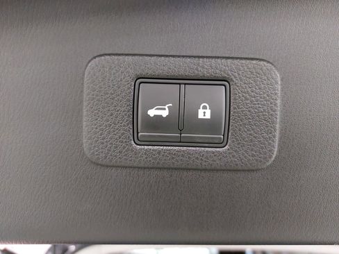 Used 2021 Nissan Armada Platinum w/ Captain's Chairs Package image 15