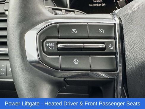 Used 2025 GMC Acadia Elevation image 9