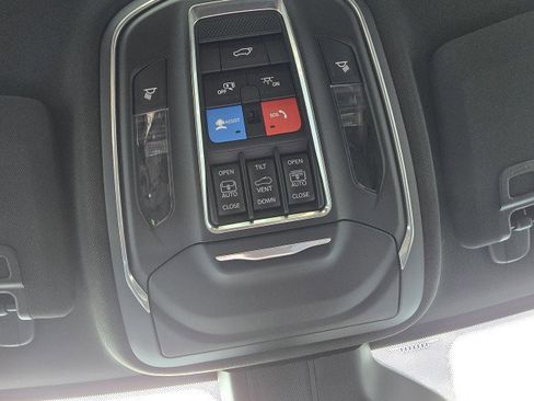 New 2025 Jeep Grand Cherokee Limited image 31