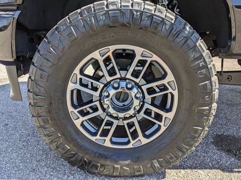 Used 2024 Ford F250 Limited w/ FX4 Off-Road Package image 10