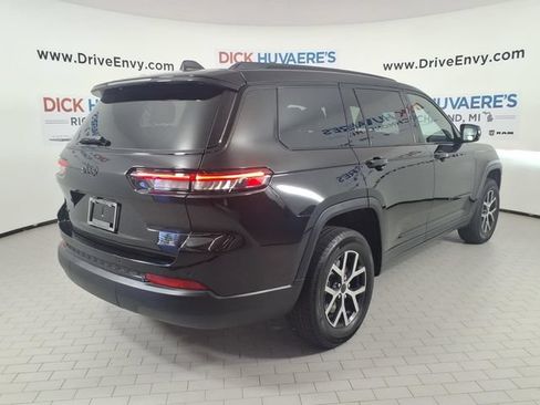 Used 2024 Jeep Grand Cherokee L Laredo AWD/4WD image 4