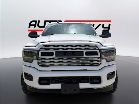 Used 2022 RAM 2500 Limited w/ Night Edition AWD/4WD image 2