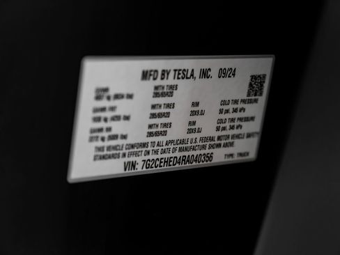 Used 2024 Tesla Cybertruck AWD Crew Cab image 65