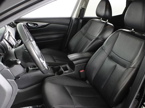 Certified 2018 Nissan Rogue Sport SL image 18