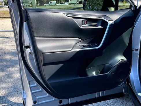 Used 2019 Toyota RAV4 XLE image 26