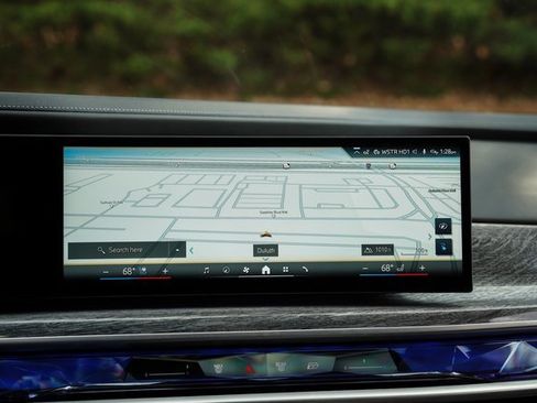 Used 2024 BMW i7 eDrive50 w/ M Sport Package image 32