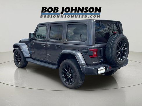 Used 2025 Jeep Wrangler Sahara image 5