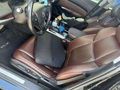 Used 2017 Acura TLX FWD image 8