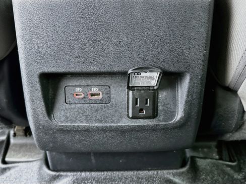 Used 2022 Nissan Frontier SV w/ Technology Package RWD image 16