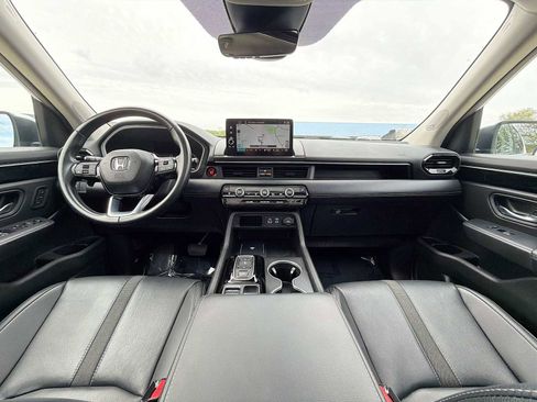 Used 2023 Honda Pilot Touring image 12