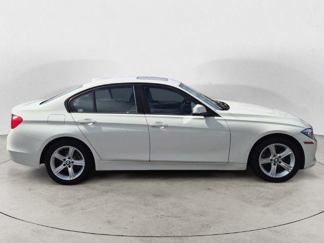 Used 2014 BMW 320i xDrive Sedan AWD/4WD image 4