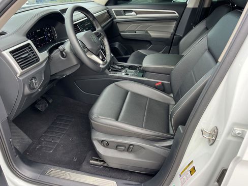 Used 2023 Volkswagen Atlas SE image 9