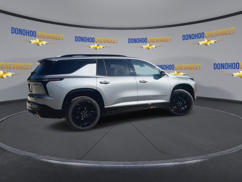 New 2026 Chevrolet Traverse RS w/ LPO, Floor Liner Package FWD image 11