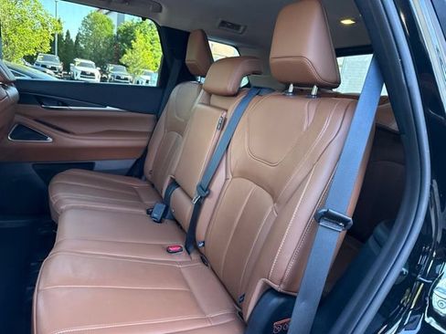 Used 2024 INFINITI QX60 Sensory w/ Vision Package AWD/4WD image 11