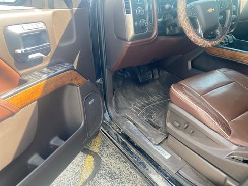 Used 2017 Chevrolet Silverado 1500 High Country AWD/4WD image 13