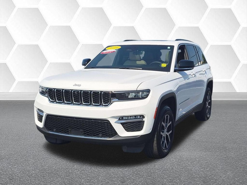 Certified 2025 Jeep Grand Cherokee Limited w/ Luxury Tech Group II AWD/4WD image 7