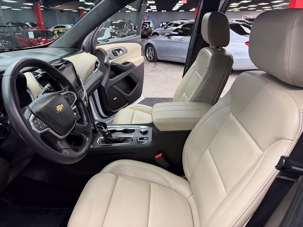 Used 2022 Chevrolet Traverse LT w/ LT Premium Package FWD image 33