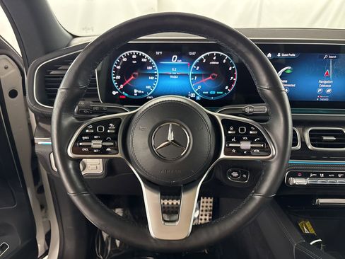 Used 2022 Mercedes-Benz GLS 450 4MATIC image 16