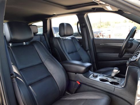 Used 2022 Jeep Grand Cherokee Limited AWD/4WD image 23