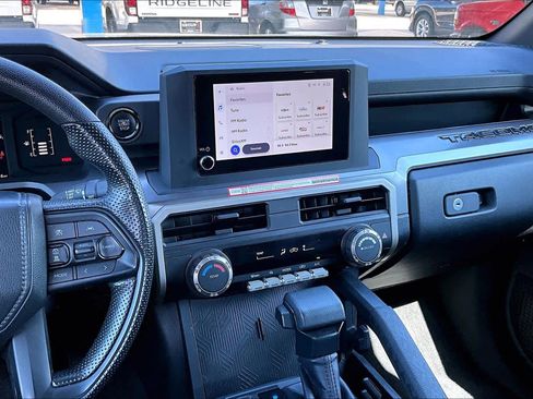 Used 2025 Toyota Tacoma SR5 AWD/4WD image 7