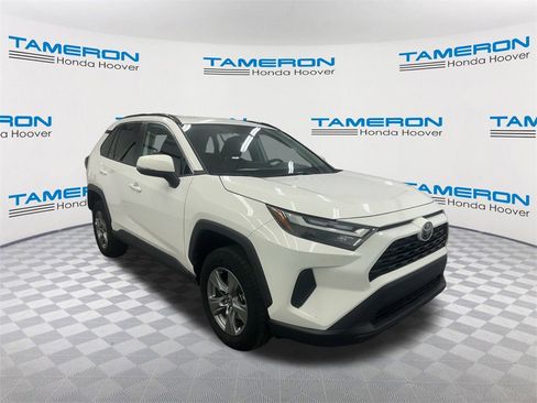 Used 2022 Toyota RAV4 XLE image 7