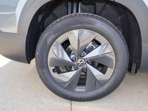 New 2026 Volkswagen Taos S FWD image 9