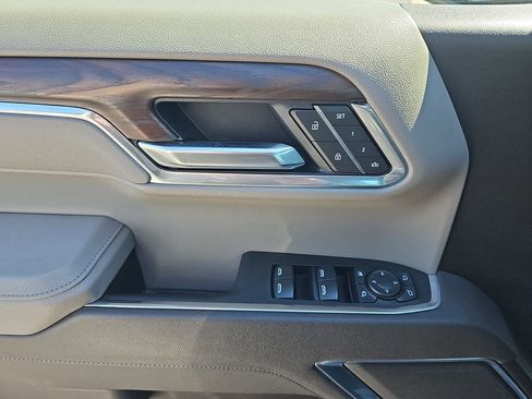 Used 2025 GMC Sierra 1500 SLT image 33