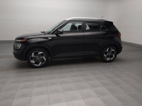 Used 2023 Hyundai Venue SEL image 2