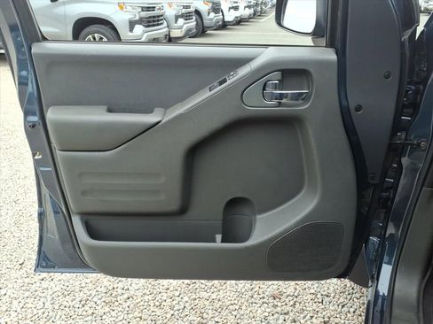 Used 2021 Nissan Frontier SV w/ SV Utility Package image 15