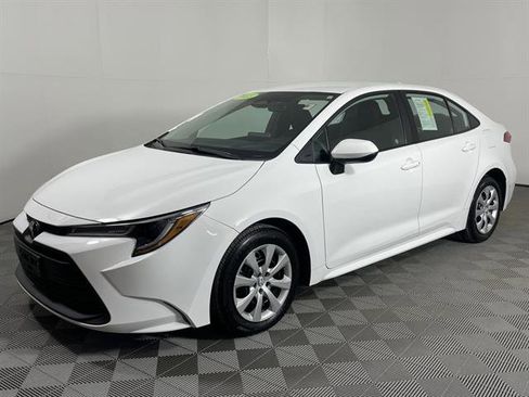 Certified 2023 Toyota Corolla LE image 3
