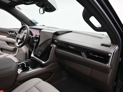 New 2026 GMC Yukon XL Elevation image 21