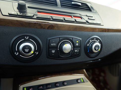 Used 2008 BMW Z4 3.0i image 29