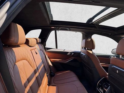 Used 2024 BMW X5 M60i image 19