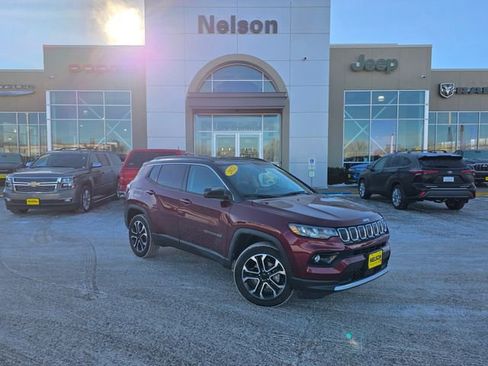 Used 2022 Jeep Compass Limited image 2
