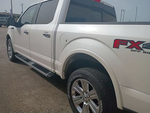 Used 2018 Ford F150 Lariat w/ Equipment Group 502A Luxury AWD/4WD image 11
