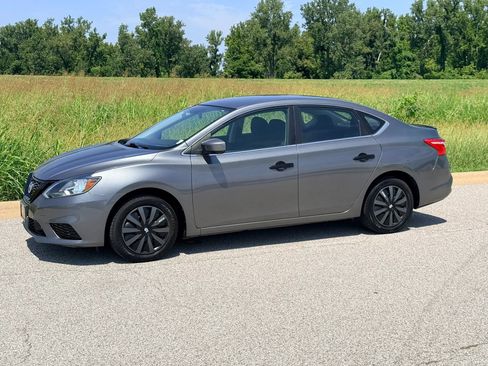 Used 2018 Nissan Sentra S FWD image 10