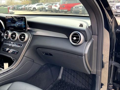 Used 2022 Mercedes-Benz GLC 300 4MATIC image 17