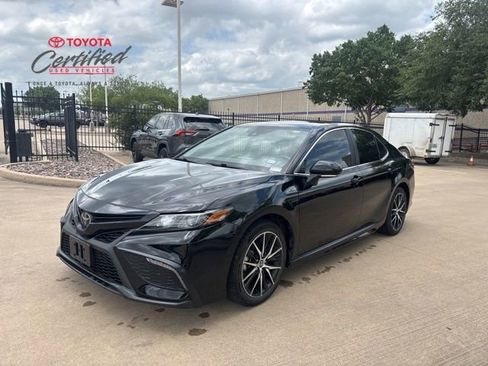Used 2023 Toyota Camry SE FWD image 1