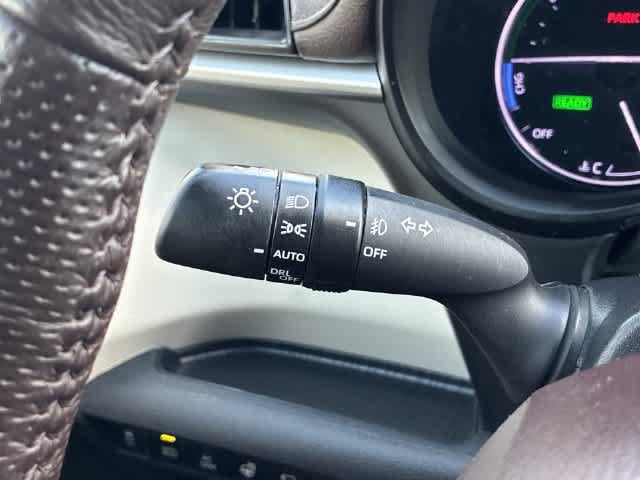 Used 2024 Toyota Sienna Platinum AWD/4WD image 29