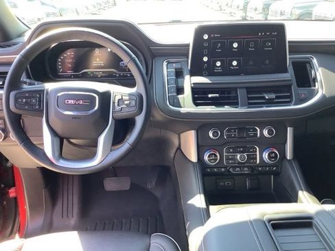 Used 2022 GMC Yukon XL SLT w/ SLT Premium Package AWD/4WD image 11