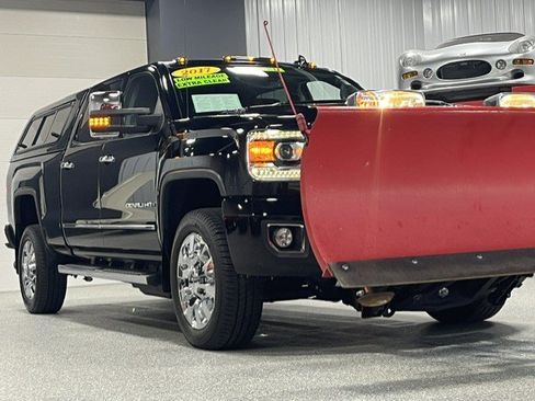 Certified 2017 GMC Sierra 2500 Denali w/ Duramax Plus Package AWD/4WD image 7