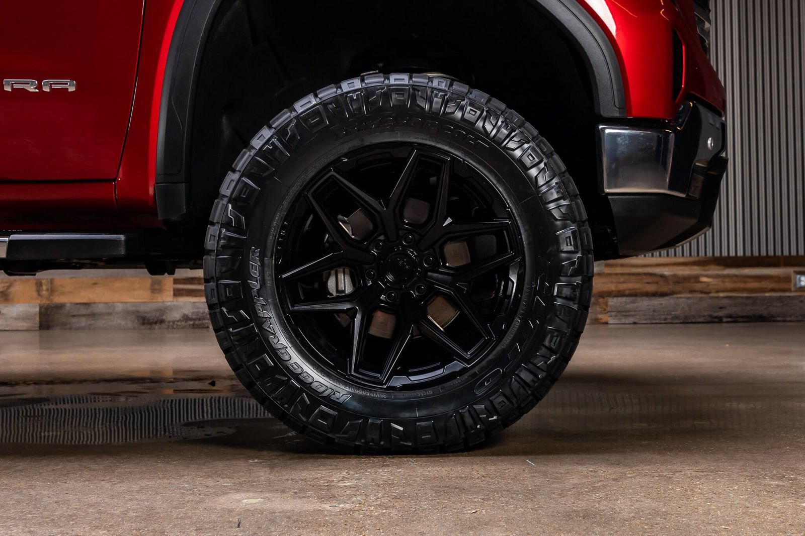Used 2022 GMC Sierra 1500 SLT w/ SLT Premium Plus Package AWD/4WD image 12