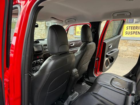 Used 2016 Jeep Renegade Limited image 21