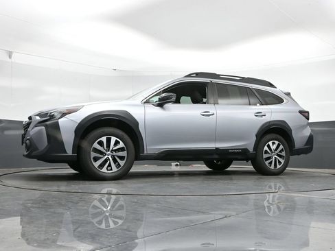 Used 2023 Subaru Outback Premium AWD/4WD image 45