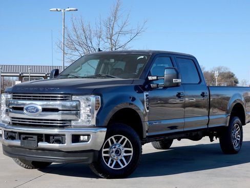 Used 2019 Ford F250 Lariat w/ FX4 Off-Road Package image 7