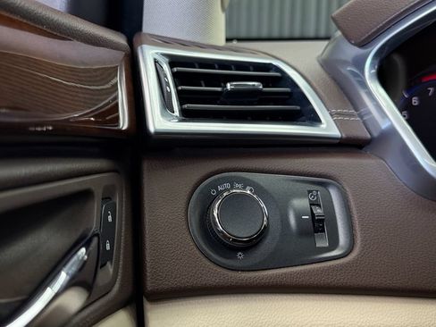 Used 2014 Cadillac SRX Luxury w/ Driver Awareness Package FWD image 19