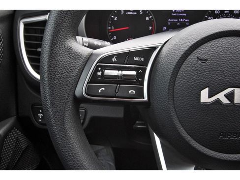 Used 2023 Kia Seltos LX image 16