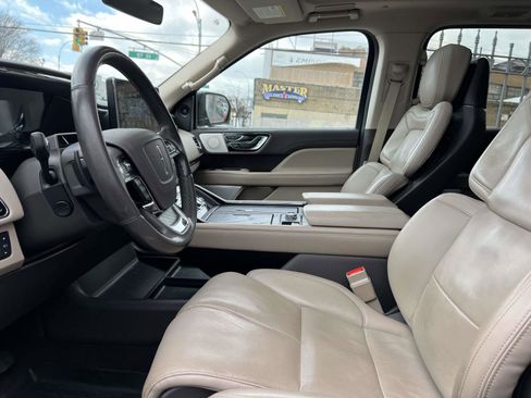 Used 2023 Lincoln Navigator L Reserve image 18